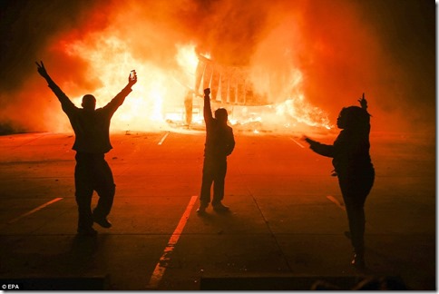 Ferguson-burning-celebration